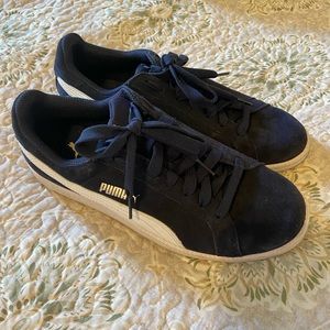 Puma navy blue suede sneakers